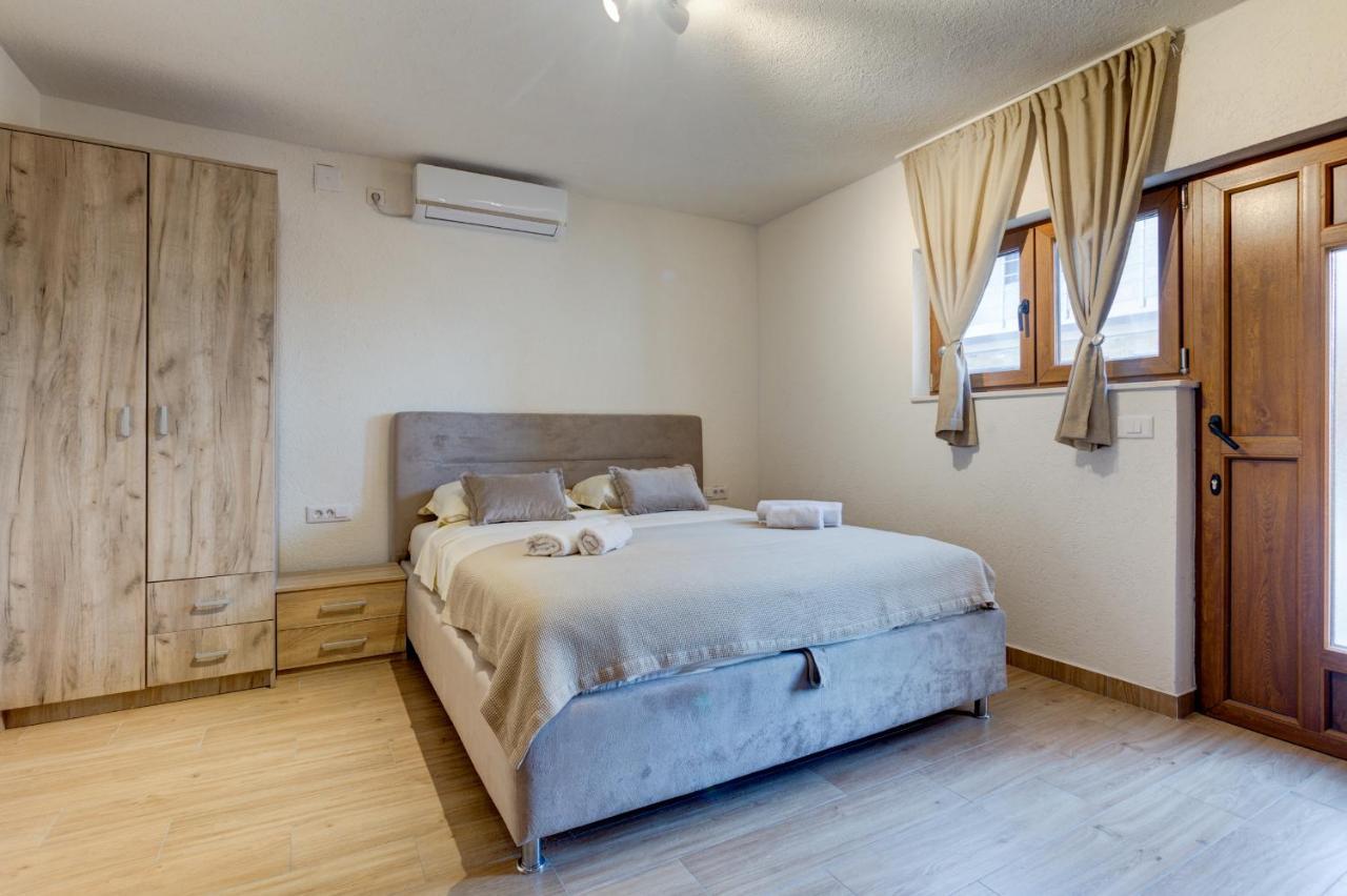 Villa Ilijana Тиват Экстерьер фото