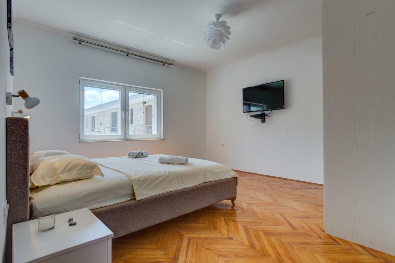 Villa Ilijana Тиват Экстерьер фото